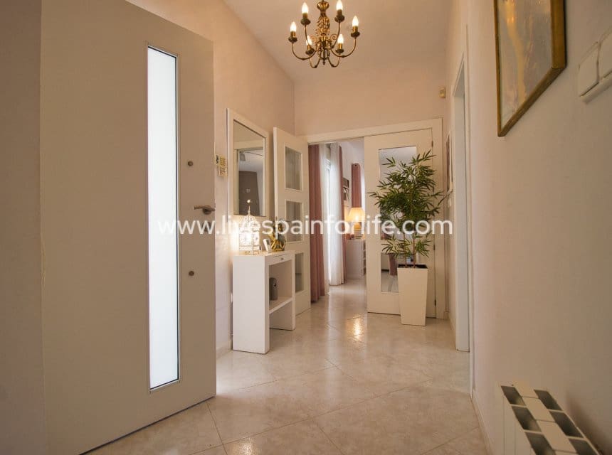 3 slaapkamer Finca/Landhuis te koop in Catral met zwembad garage - € 425.000 (Ref: 9996178)