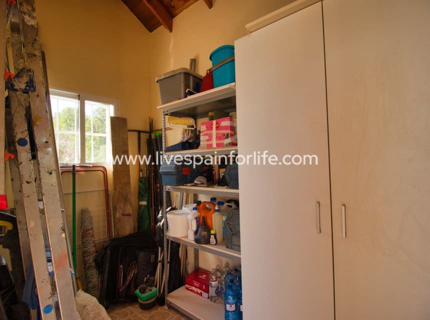 3 slaapkamer Finca/Landhuis te koop in Catral met zwembad garage - € 425.000 (Ref: 9996178)