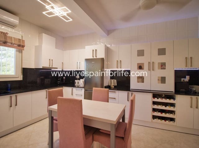 3 slaapkamer Finca/Landhuis te koop in Catral met zwembad garage - € 425.000 (Ref: 9996178)
