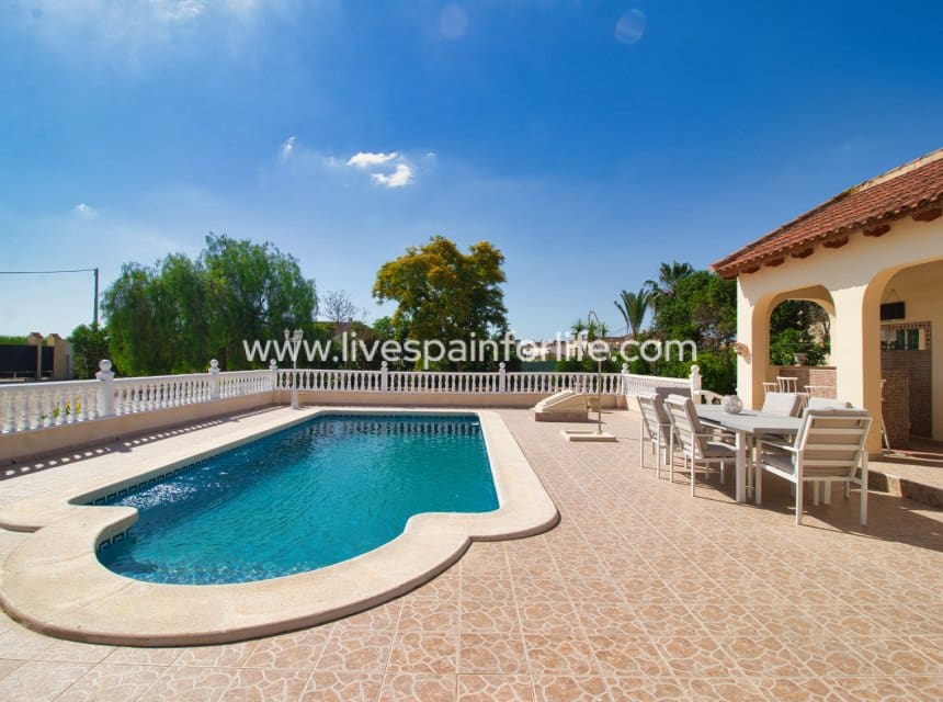 3 slaapkamer Finca/Landhuis te koop in Catral met zwembad garage - € 425.000 (Ref: 9996178)