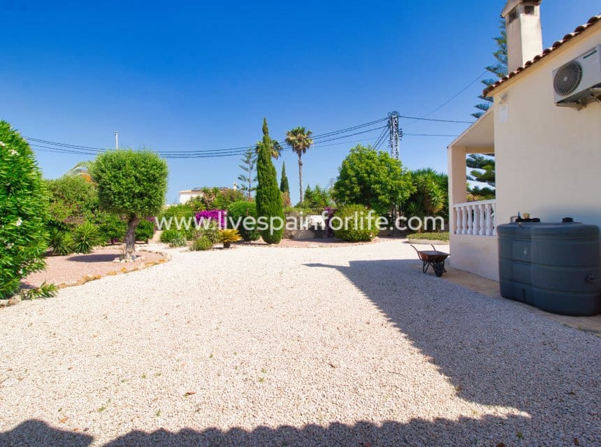 3 slaapkamer Finca/Landhuis te koop in Catral met zwembad garage - € 425.000 (Ref: 9996178)