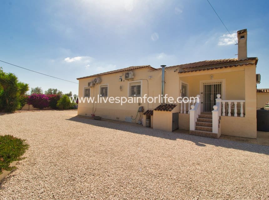 3 slaapkamer Finca/Landhuis te koop in Catral met zwembad garage - € 425.000 (Ref: 9996178)