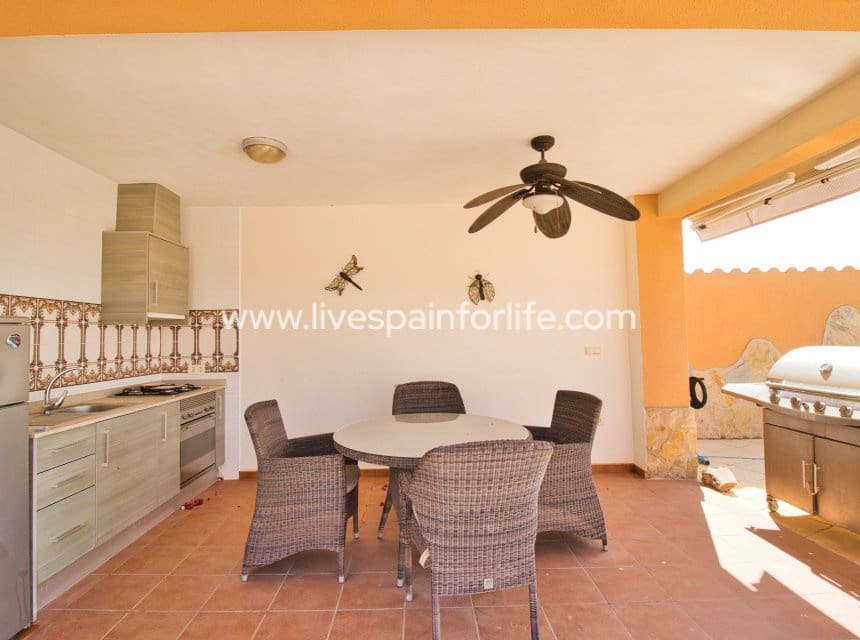 Finca/Casa Rural de 4 habitaciones en Albatera en venta con piscina garaje - 540.000 € (Ref: 9999138)