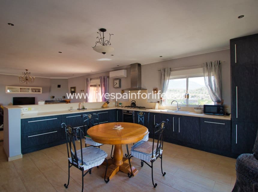 Finca/Casa Rural de 4 habitaciones en Albatera en venta con piscina garaje - 540.000 € (Ref: 9999138)
