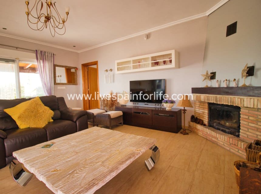 Finca/Casa Rural de 4 habitaciones en Albatera en venta con piscina garaje - 540.000 € (Ref: 9999138)