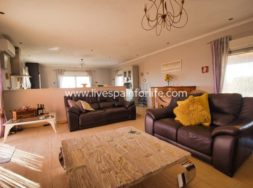 Finca/Casa Rural de 4 habitaciones en Albatera en venta con piscina garaje - 540.000 € (Ref: 9999138)