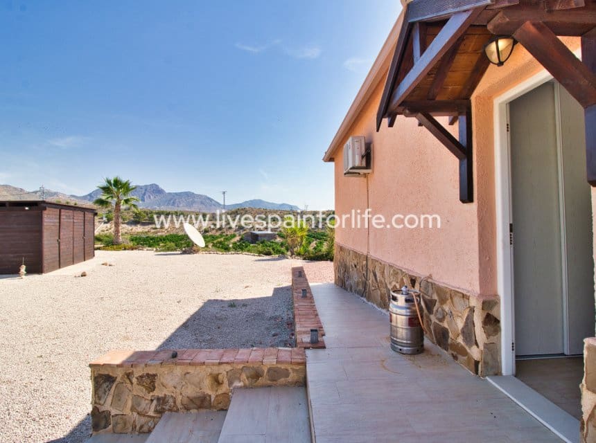 Finca/Casa Rural de 4 habitaciones en Albatera en venta con piscina garaje - 540.000 € (Ref: 9999138)