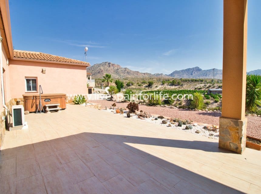 Finca/Casa Rural de 4 habitaciones en Albatera en venta con piscina garaje - 540.000 € (Ref: 9999138)