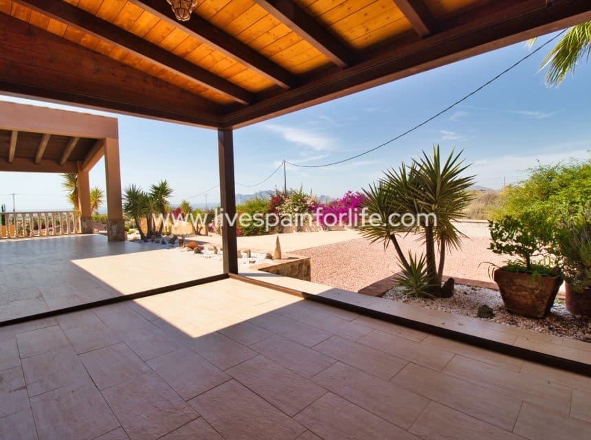 Finca/Casa Rural de 4 habitaciones en Albatera en venta con piscina garaje - 540.000 € (Ref: 9999138)