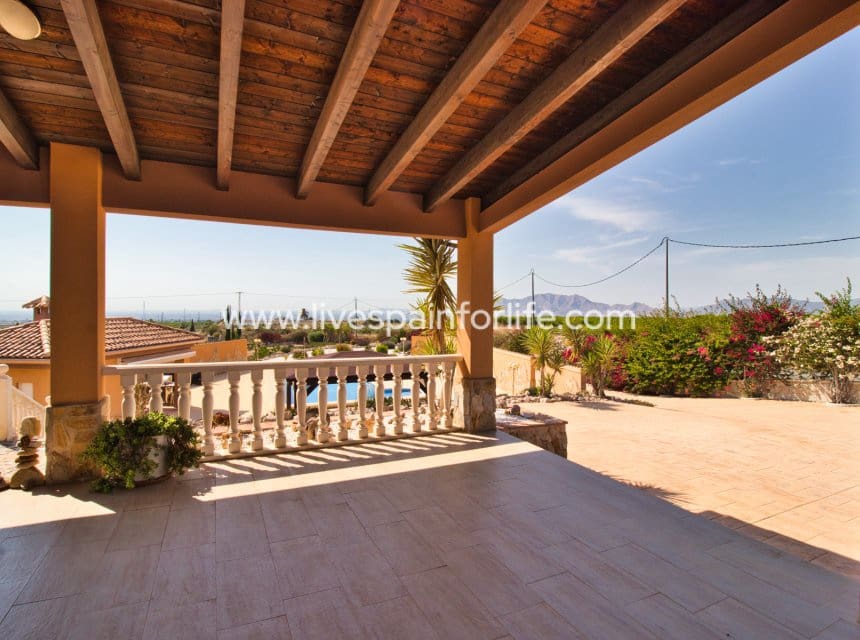 Finca/Casa Rural de 4 habitaciones en Albatera en venta con piscina garaje - 540.000 € (Ref: 9999138)