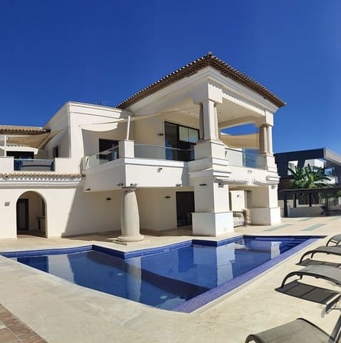 5 bedroom Villa for sale in Manilva with pool garage - € 1,500,000 (Ref: 8152715)