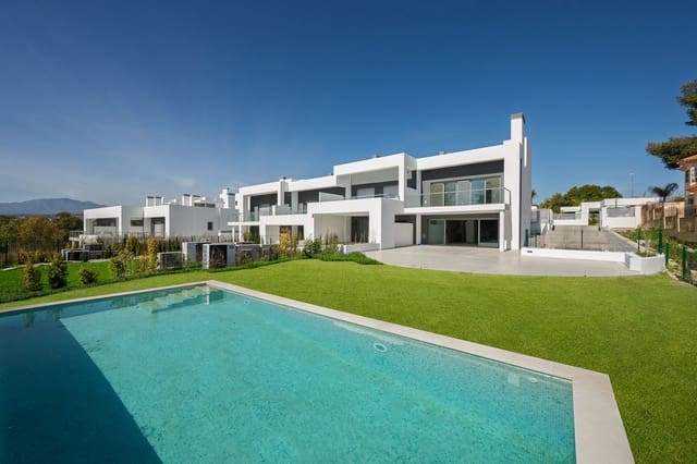 3 soveværelse Semi-Rækkehus til salg i San Pedro de Alcantara, Marbella med swimmingpool garage - € 1.350.000 (Ref: 8846908)