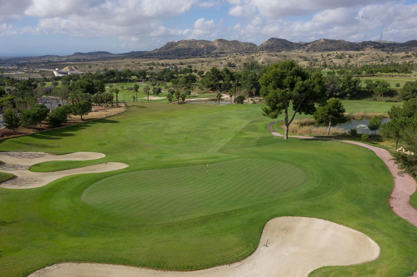 3 bedroom Villa for sale in Monforte del Cid with pool - € 505,900 (Ref: 7883844)