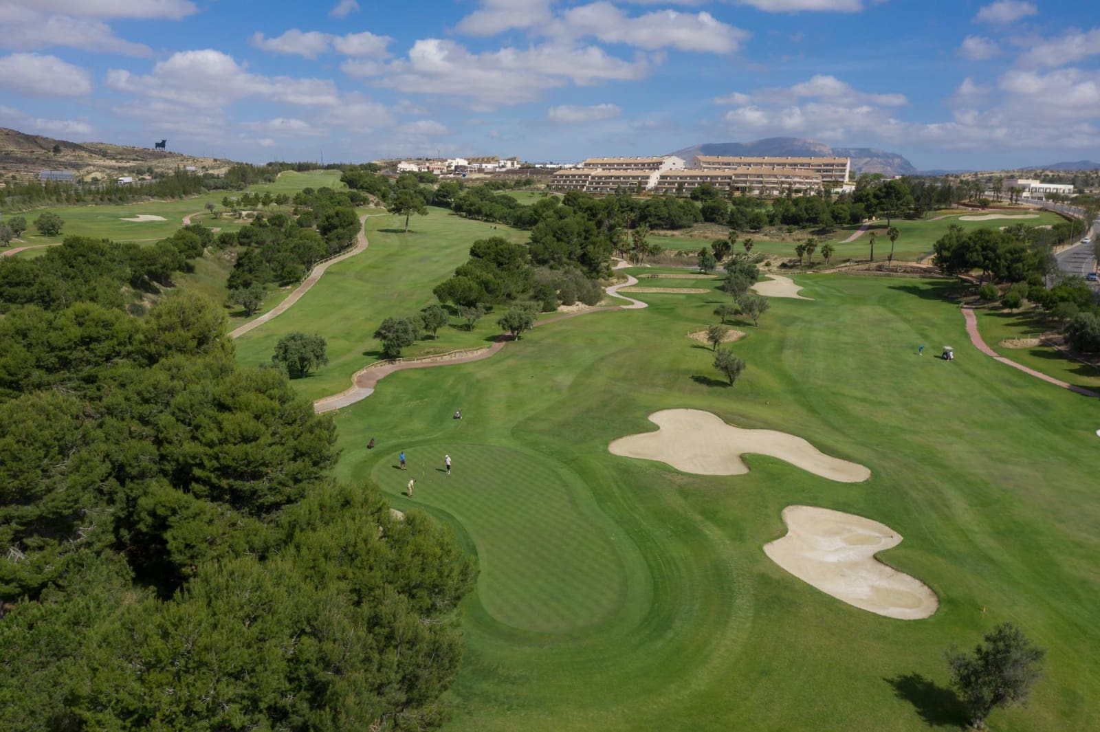 3 bedroom Villa for sale in Monforte del Cid with pool - € 505,900 (Ref: 7883844)