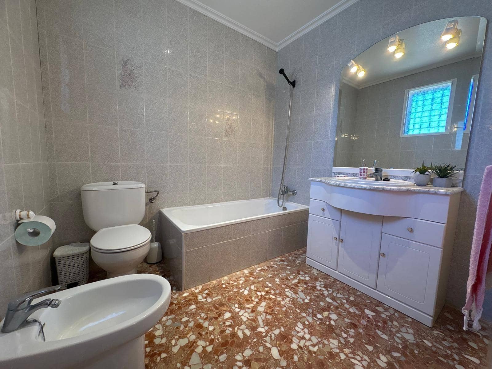 6 makuuhuone Huvila myytävänä paikassa Hondon de los Frailes mukana uima-altaan - 280 000 € (Ref: 9631773)