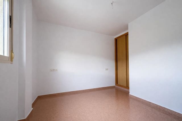 Piso de 2 habitaciones en Hondón de las Nieves en venta con garaje - 125.000 € (Ref: 9631774)