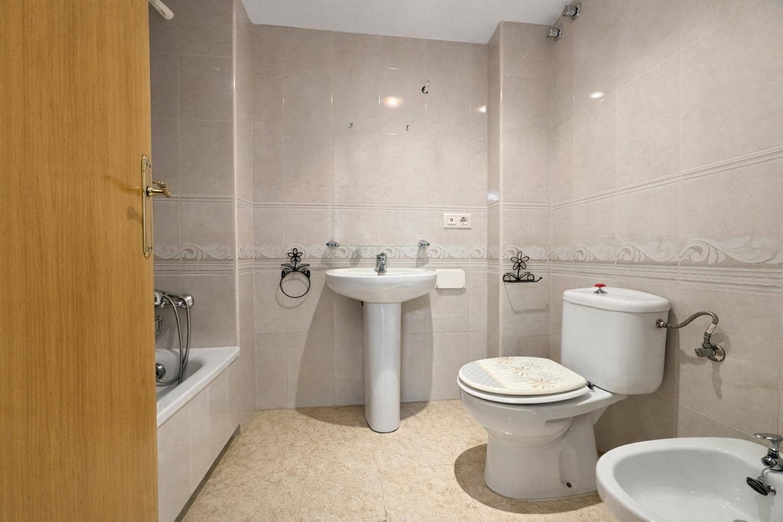 2 bedroom Flat for sale in Hondon de las Nieves with garage - € 125,000 (Ref: 9631774)