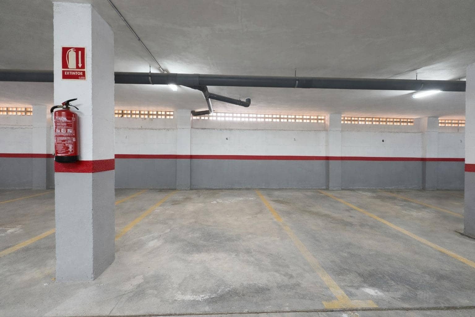 2 bedroom Flat for sale in Hondon de las Nieves with garage - € 125,000 (Ref: 9631774)