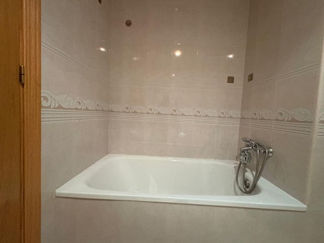 2 slaapkamer Flat te koop in Hondón de las Nieves met garage - € 125.000 (Ref: 9631774)