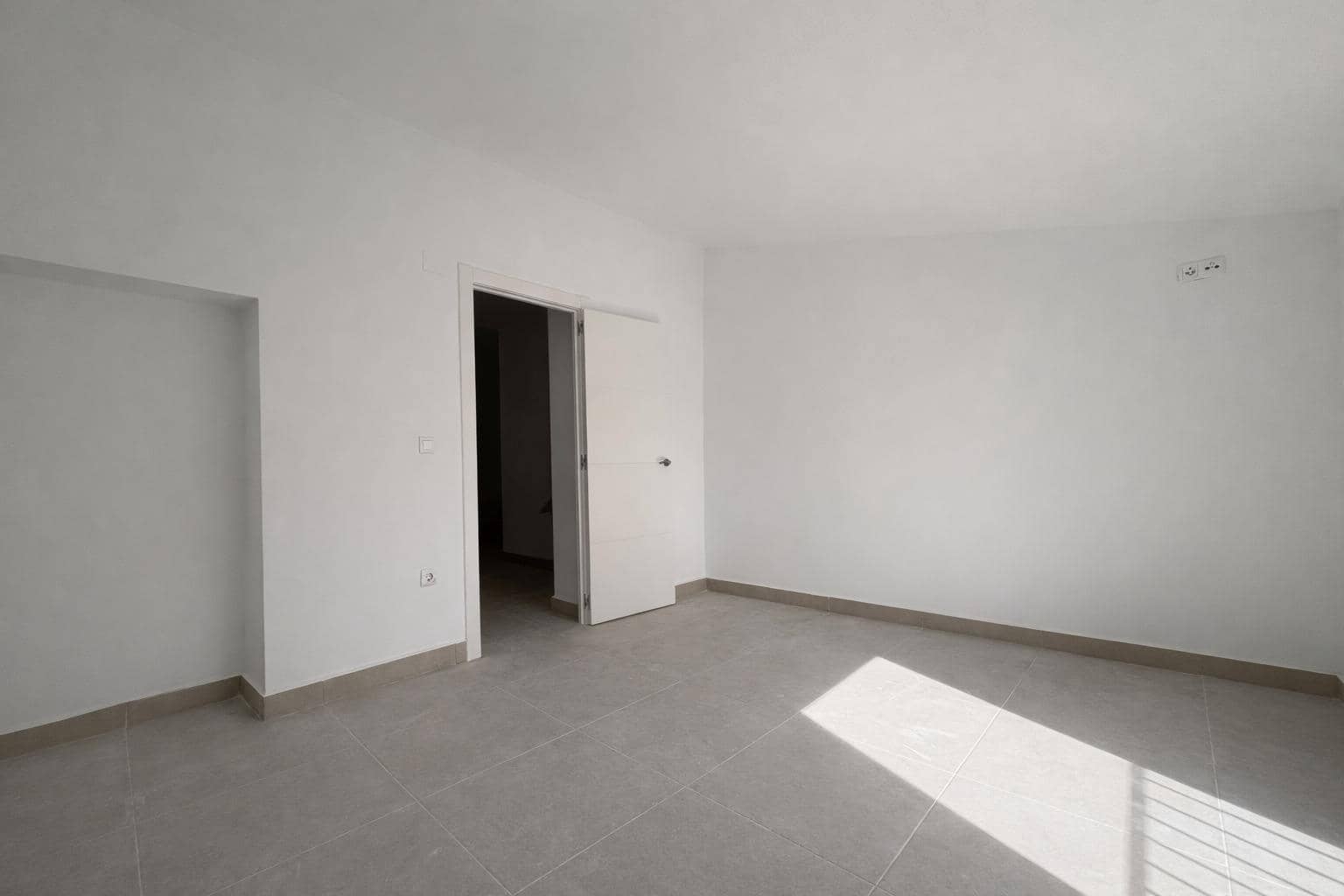 3 soverom Hus til salgs i Pinoso - € 135 000 (Ref: 9645101)