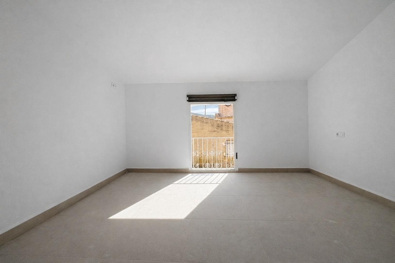 3 slaapkamer Huis te koop in Pinoso - € 135.000 (Ref: 9645101)