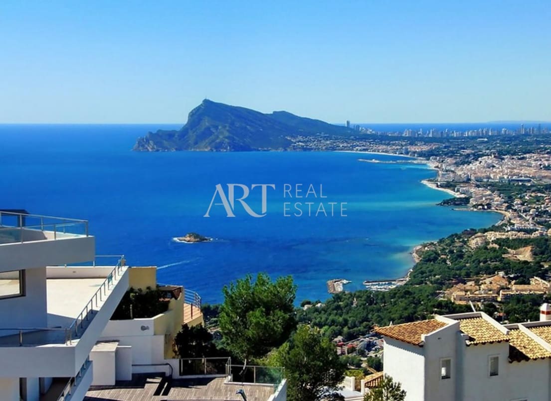 4 bedroom Villa for sale in Altea with pool garage - € 2,250,000 (Ref: 7886281)