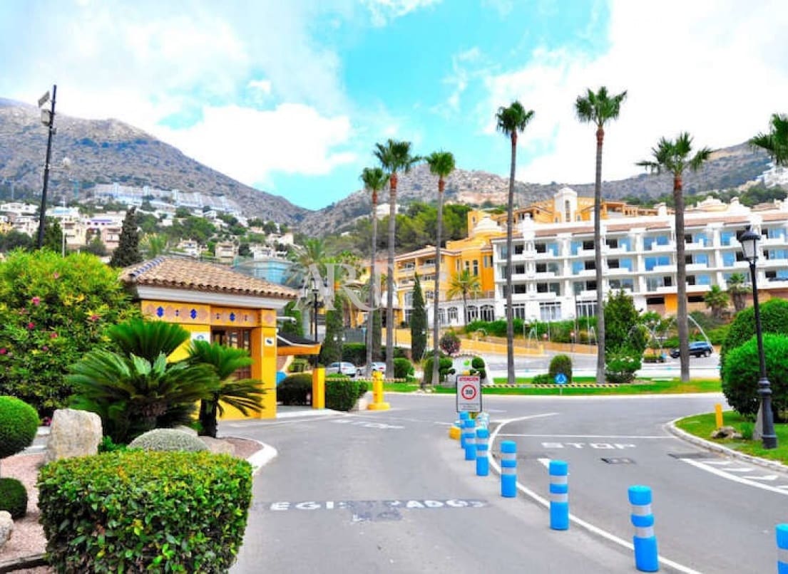 4 bedroom Villa for sale in Altea with pool garage - € 2,250,000 (Ref: 7886281)