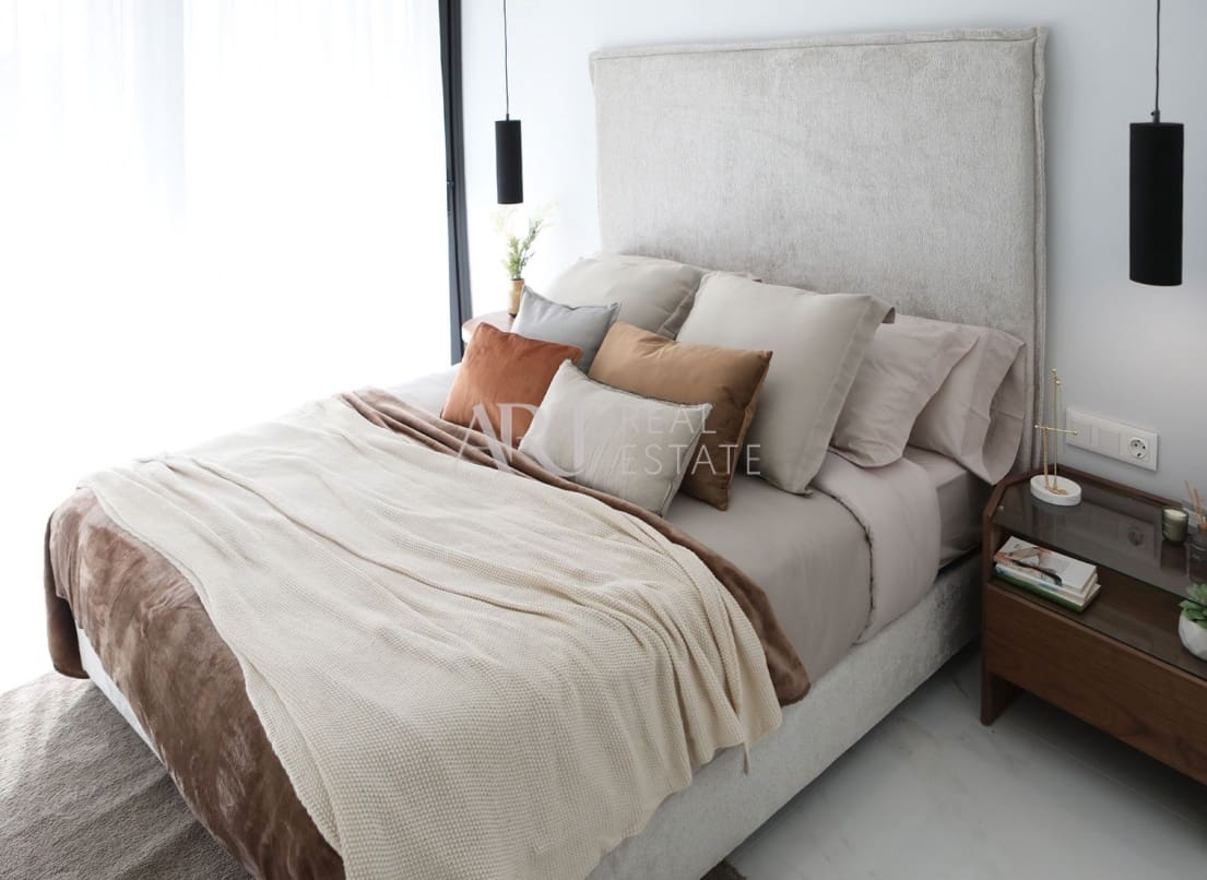 2 bedroom Apartment for sale in Benidorm with pool - € 632,000 (Ref: 7886314)