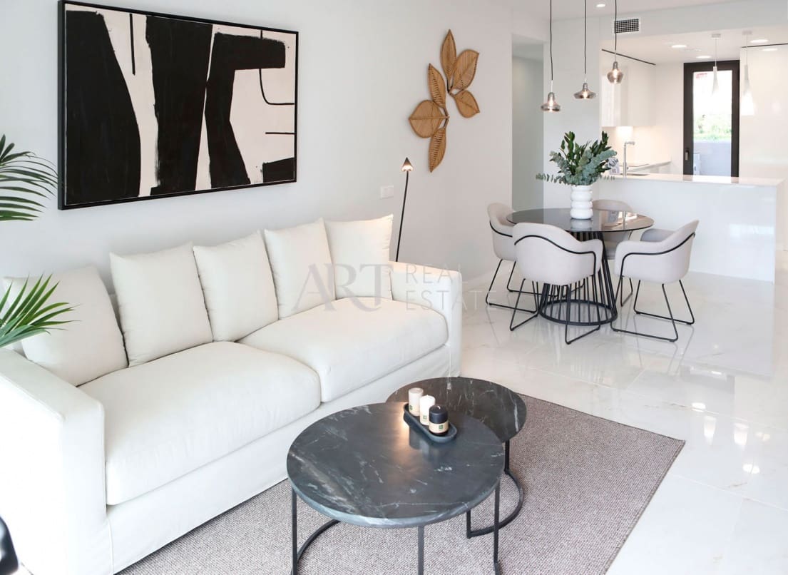 2 bedroom Apartment for sale in Benidorm with pool - € 632,000 (Ref: 7886314)