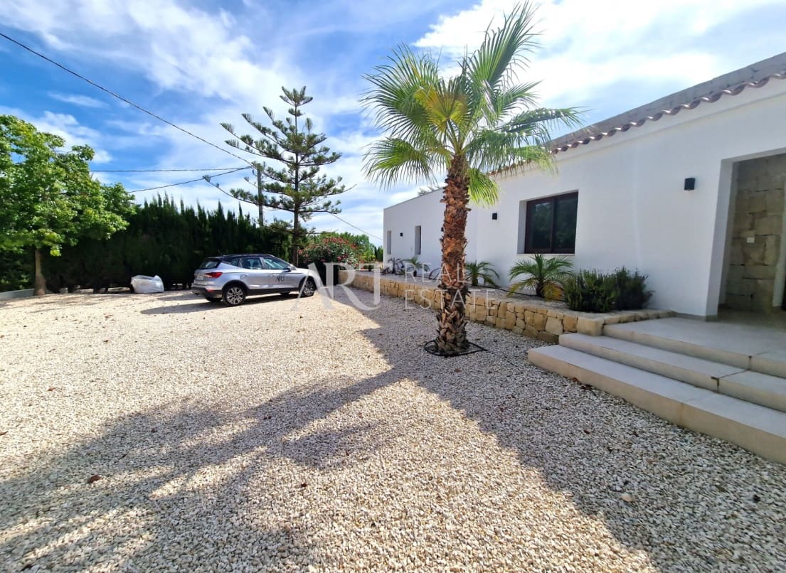 5 Zimmer Villa zu verkaufen in Altea mit Pool Garage - 2.250.000 € (Ref: 7886321)