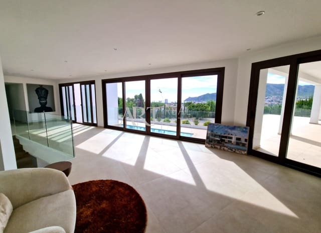 5 bedroom Villa for sale in Altea with pool garage - € 2,250,000 (Ref: 7886321)