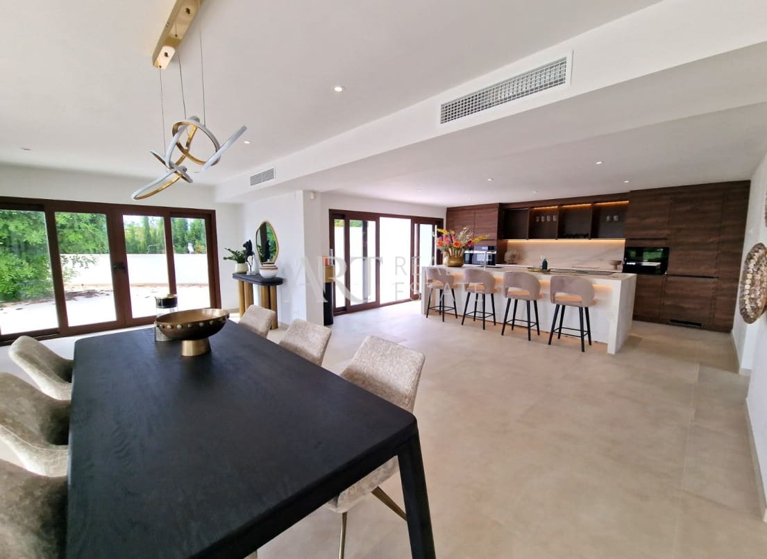 5 Zimmer Villa zu verkaufen in Altea mit Pool Garage - 2.250.000 € (Ref: 7886321)