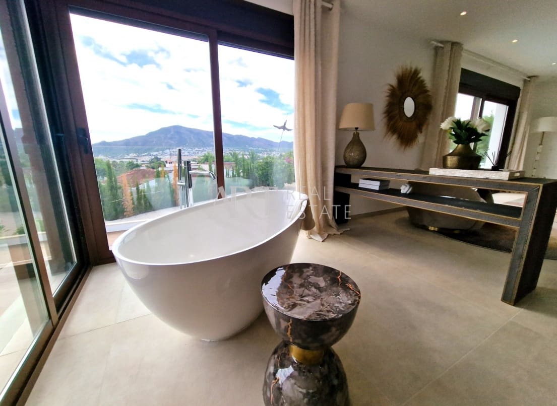 5 Zimmer Villa zu verkaufen in Altea mit Pool Garage - 2.250.000 € (Ref: 7886321)