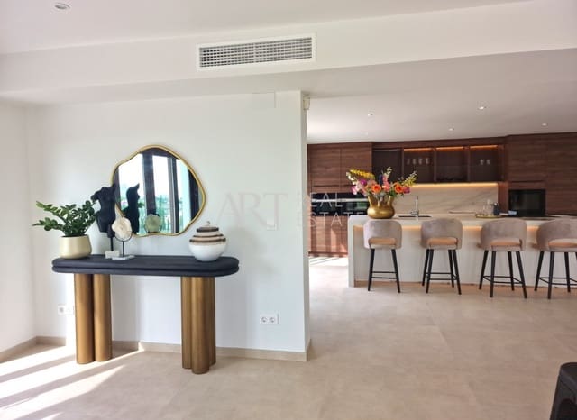 5 bedroom Villa for sale in Altea with pool garage - € 2,250,000 (Ref: 7886321)