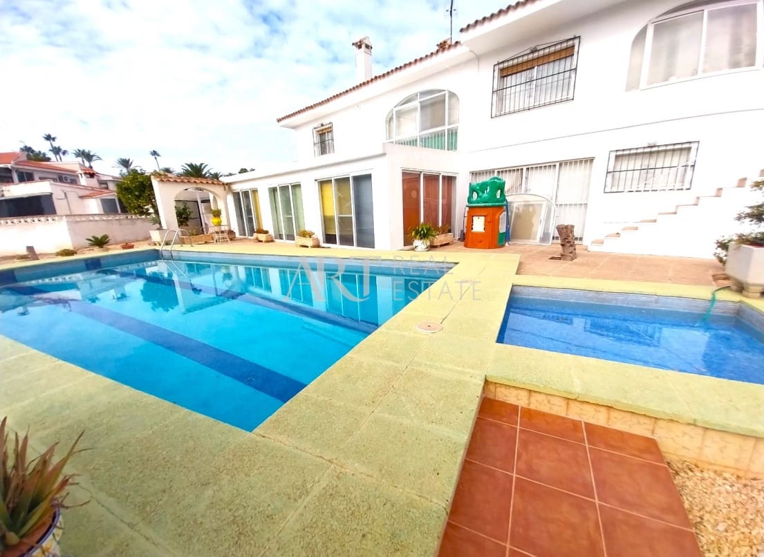 4 chambre Villa/Maison à vendre à Alfaz del Pi / L'Alfas del Pi avec piscine garage - 650 000 € (Ref: 7899589)