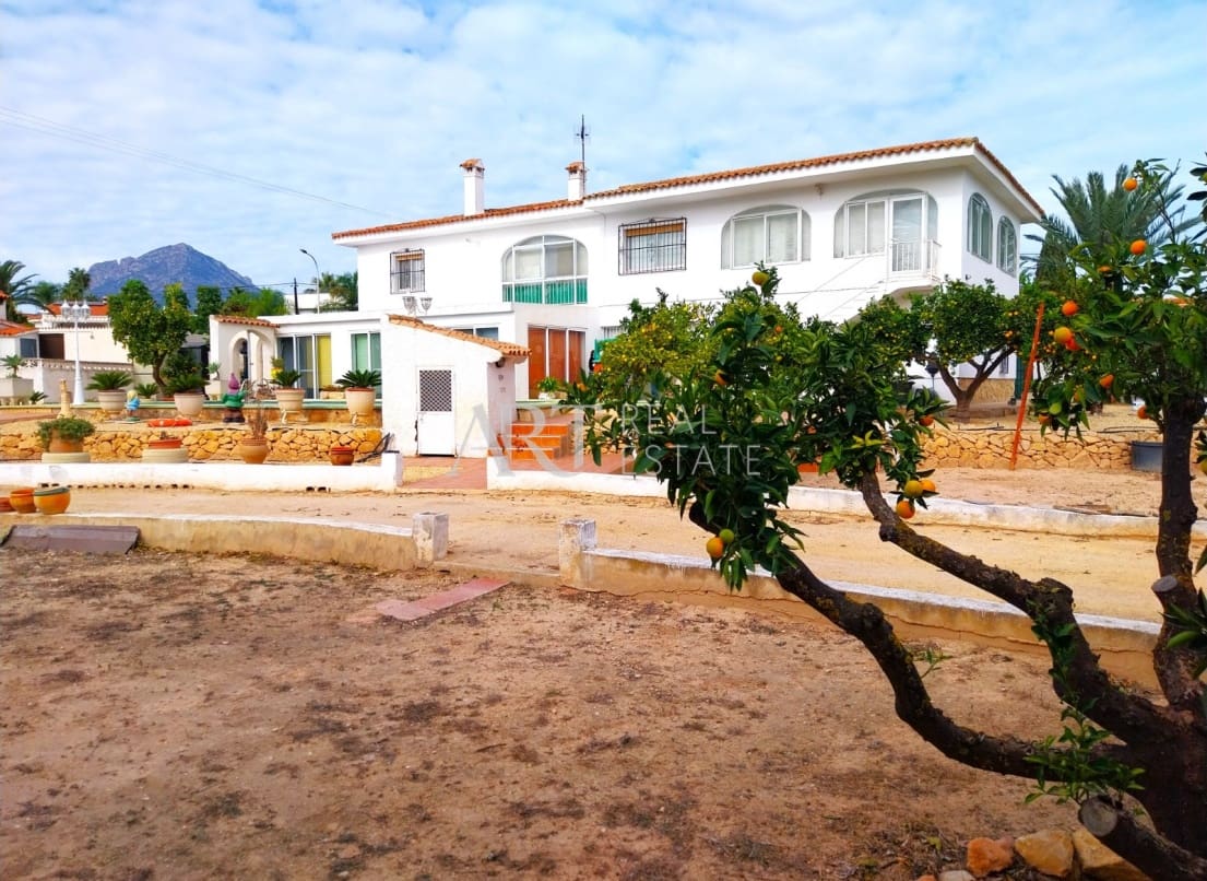 4 chambre Villa/Maison à vendre à Alfaz del Pi / L'Alfas del Pi avec piscine garage - 650 000 € (Ref: 7899589)