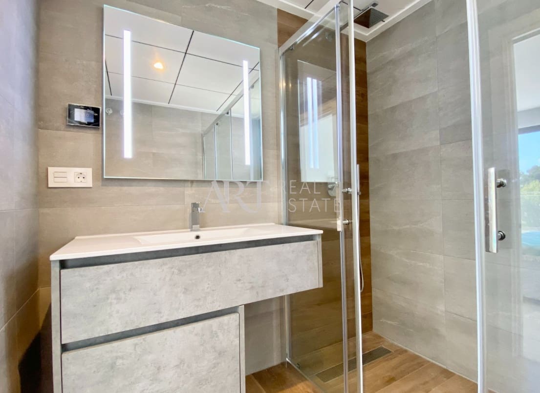 3 bedroom Villa for sale in La Nucia with pool - € 510,000 (Ref: 7933125)