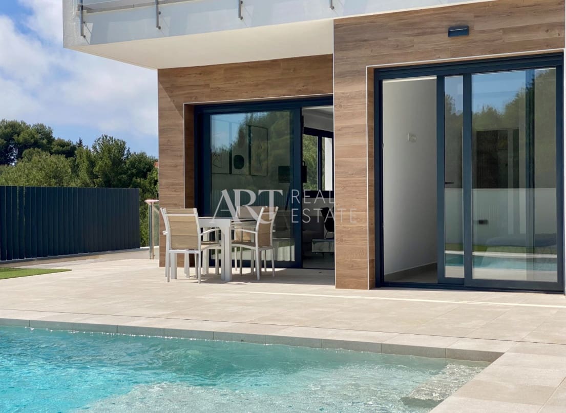 3 bedroom Villa for sale in La Nucia with pool - € 510,000 (Ref: 7933125)