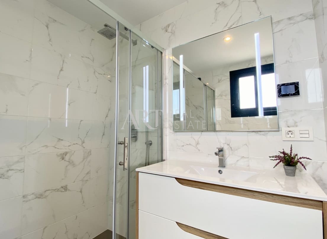 3 bedroom Villa for sale in La Nucia with pool - € 510,000 (Ref: 7933125)