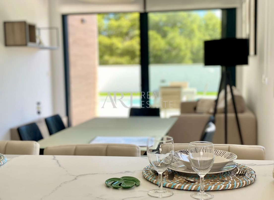 3 bedroom Villa for sale in La Nucia with pool - € 510,000 (Ref: 7933125)