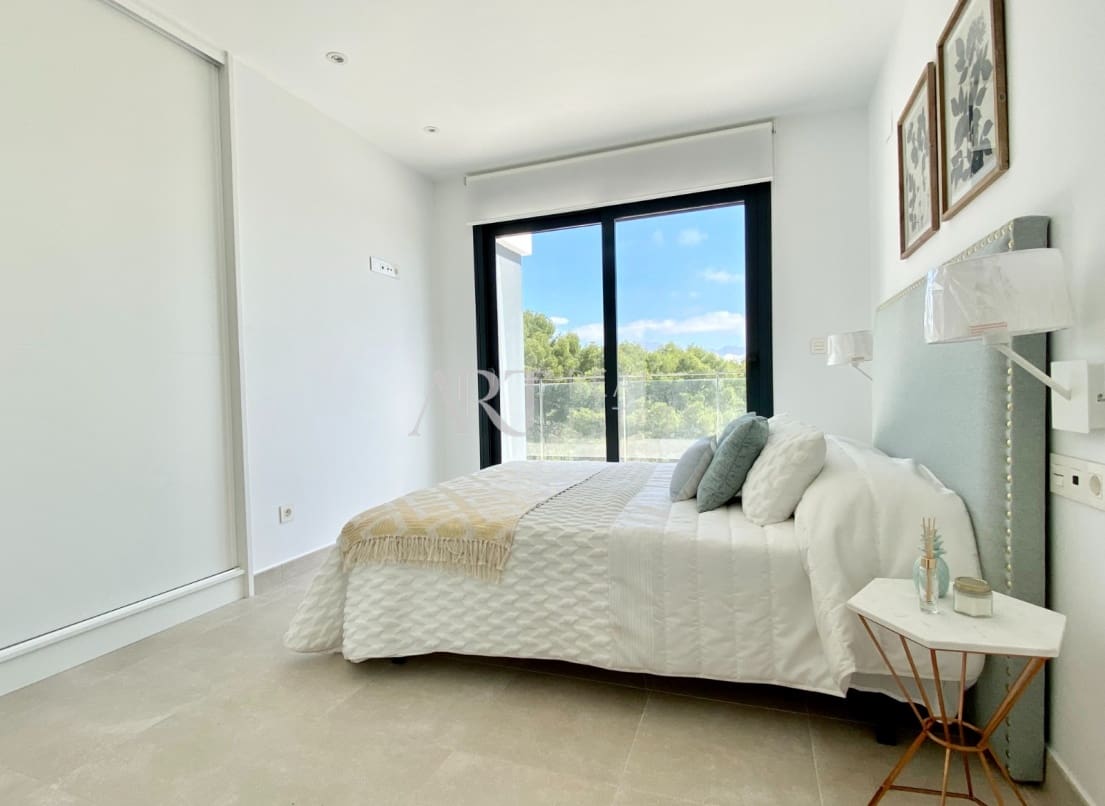 3 bedroom Villa for sale in La Nucia with pool - € 510,000 (Ref: 7933125)