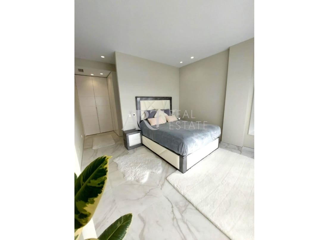 3 soveværelse Villa til salg i Cala de Finestrat med swimmingpool - € 695.000 (Ref: 7945529)