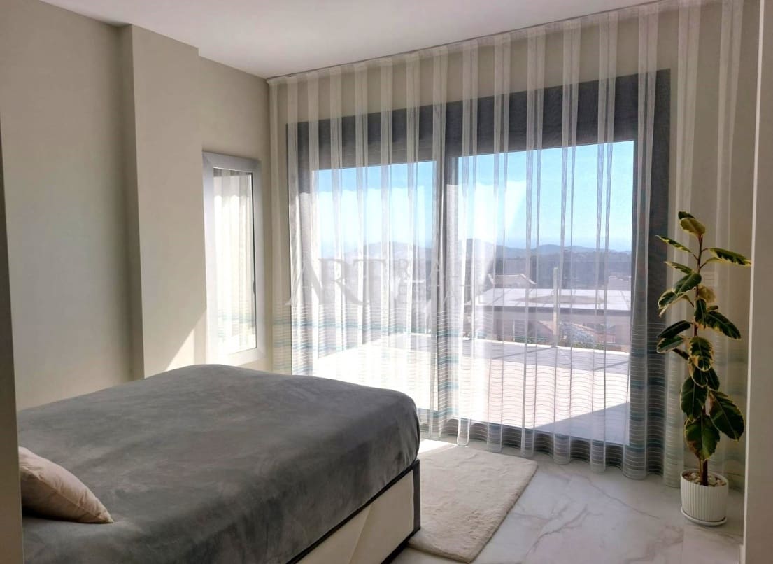 3 soveværelse Villa til salg i Cala de Finestrat med swimmingpool - € 695.000 (Ref: 7945529)