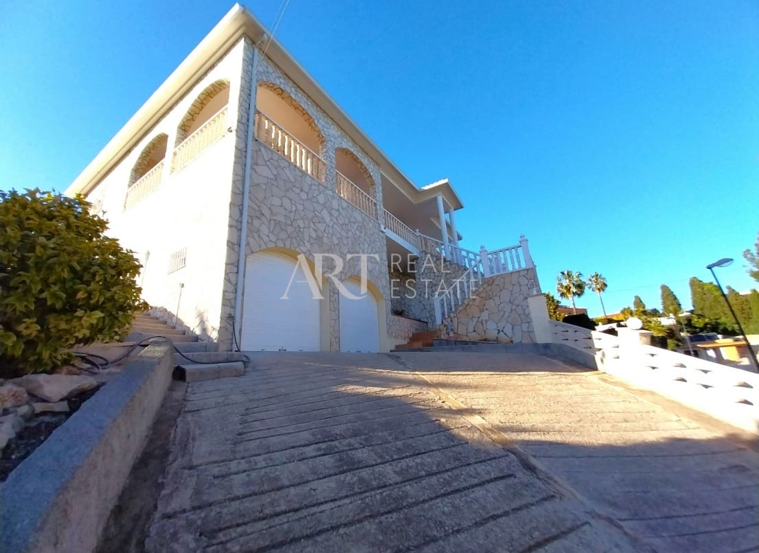 5 chambre Villa/Maison à vendre à La Nucia avec garage - 575 000 € (Ref: 8160757)