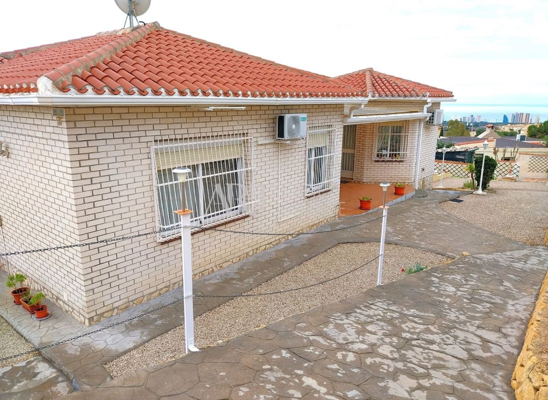 5 chambre Villa/Maison à vendre à La Nucia avec garage - 575 000 € (Ref: 8160757)