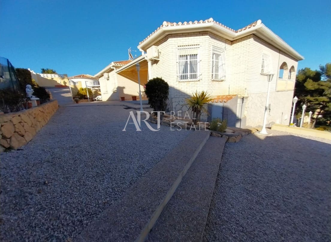 5 chambre Villa/Maison à vendre à La Nucia avec garage - 575 000 € (Ref: 8160757)