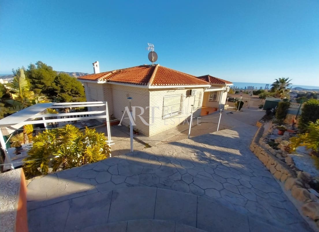 5 chambre Villa/Maison à vendre à La Nucia avec garage - 575 000 € (Ref: 8160757)