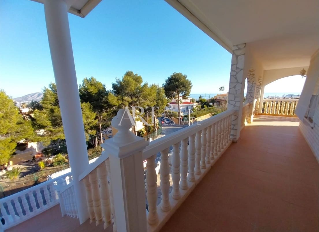 5 chambre Villa/Maison à vendre à La Nucia avec garage - 575 000 € (Ref: 8160757)