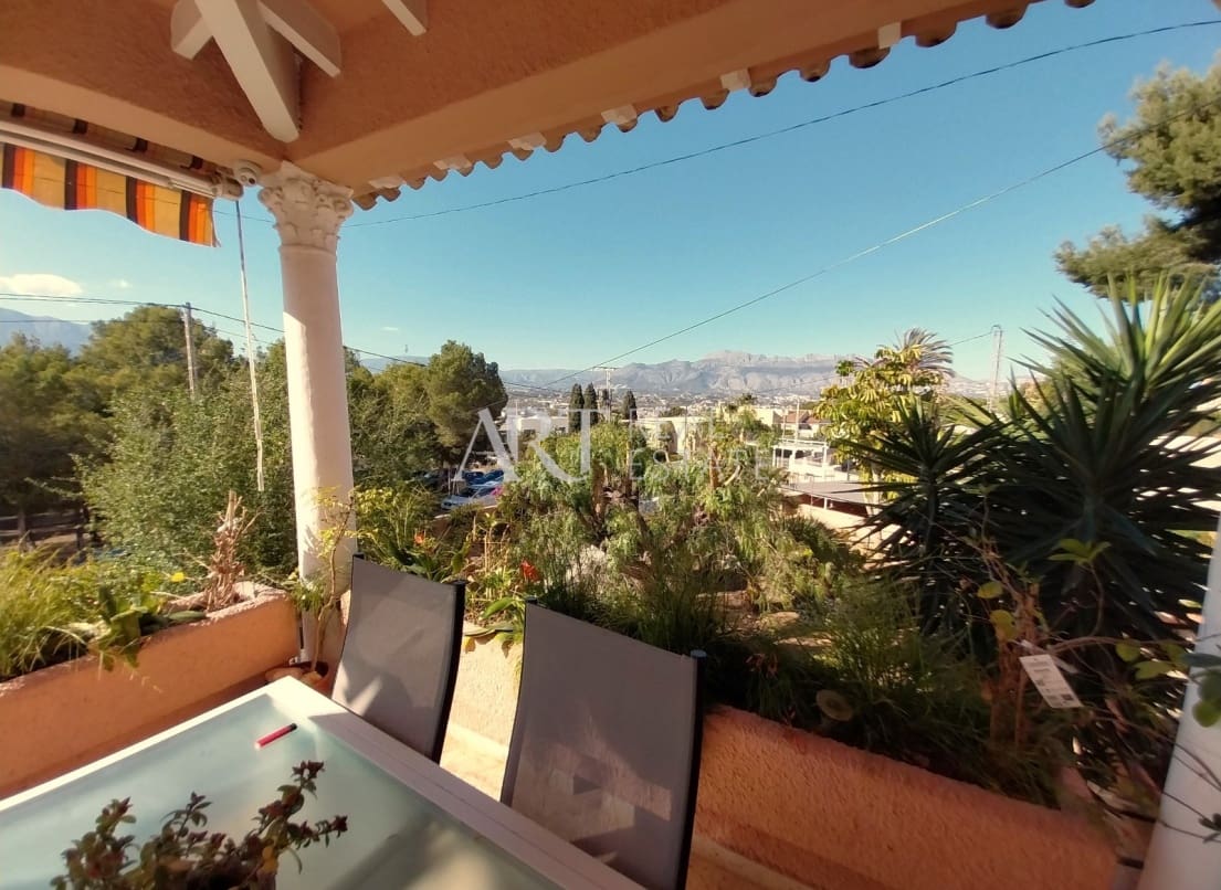 4 soveværelse Villa til salg i Albir med swimmingpool - € 675.000 (Ref: 8198830)