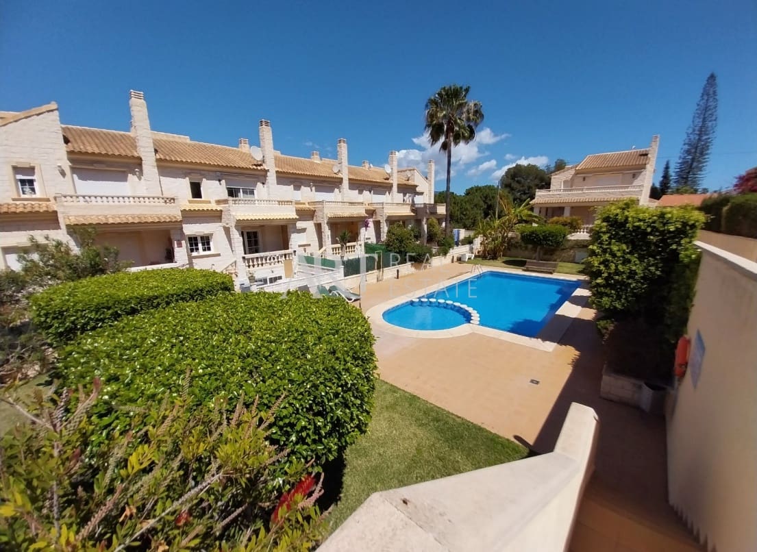 4 sovrum Semi-fristående Villa till salu i Albir med pool garage - 450 000 € (Ref: 8215598)